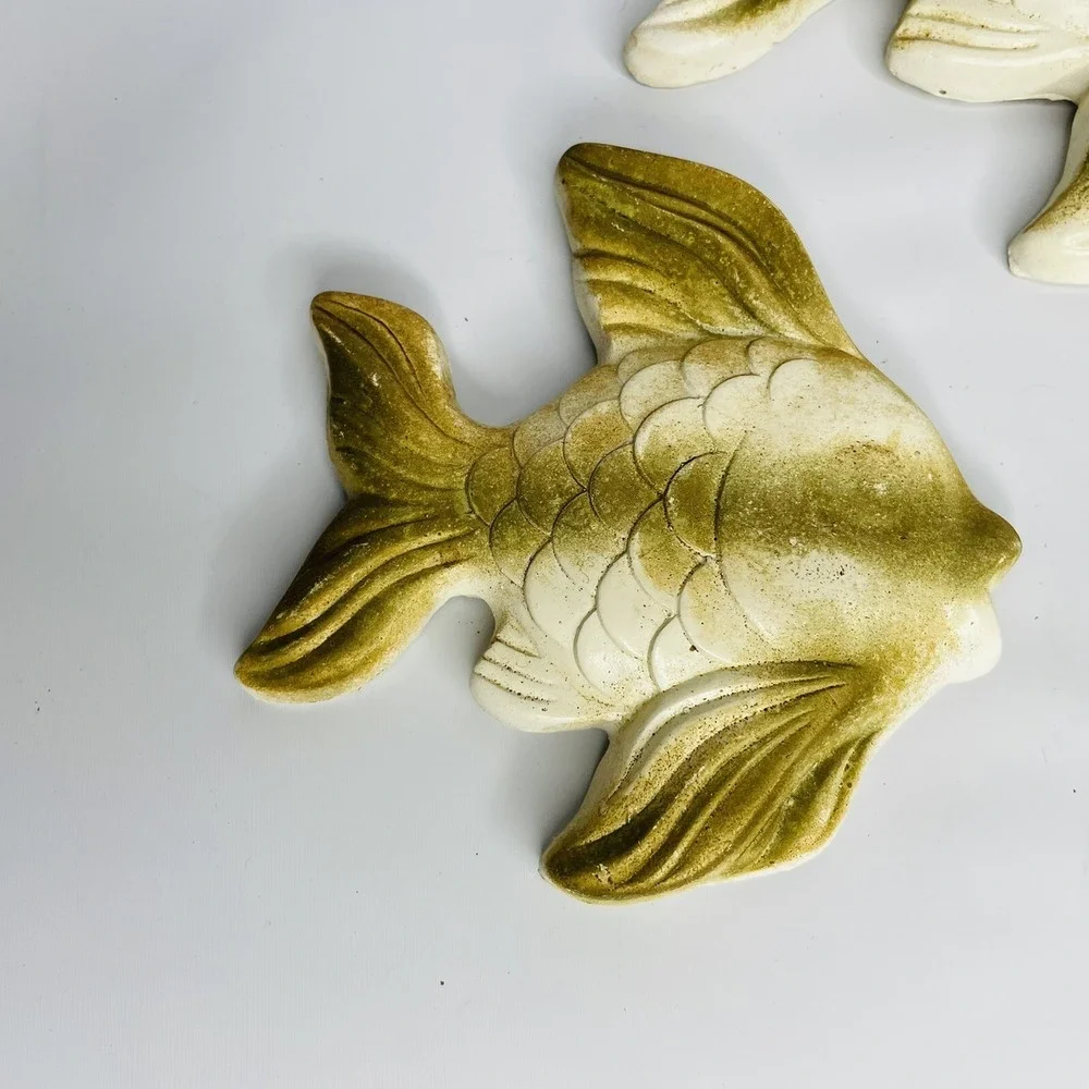 Vintage Mid Century‎ Modern Retro 3-Fish (Mama & 2 Babies) Chalk Ware Wall Art